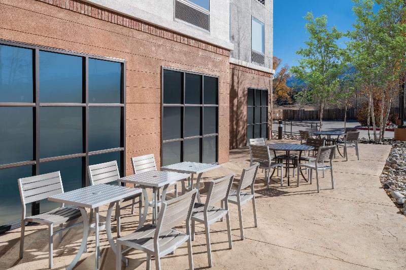 Hampton Inn & Suites Salida image