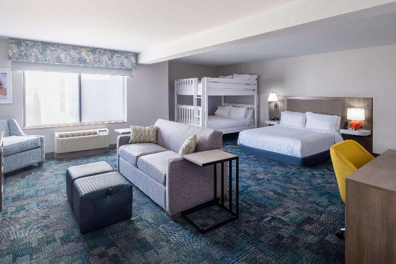 Hampton Inn & Suites Salida image