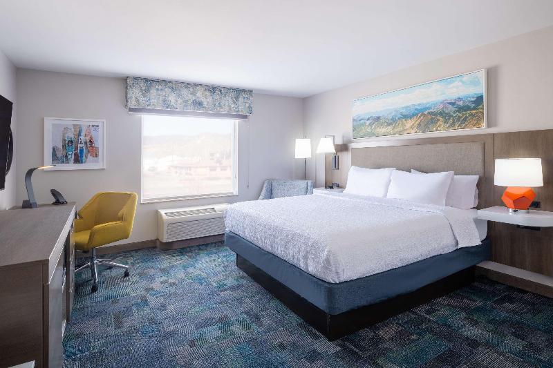 Hampton Inn & Suites Salida image
