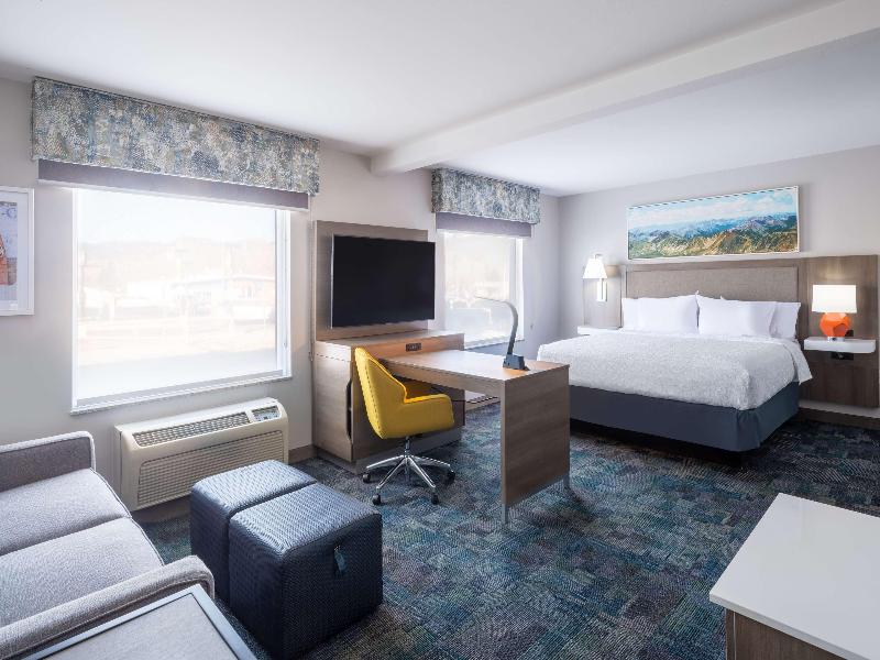 Hampton Inn & Suites Salida image