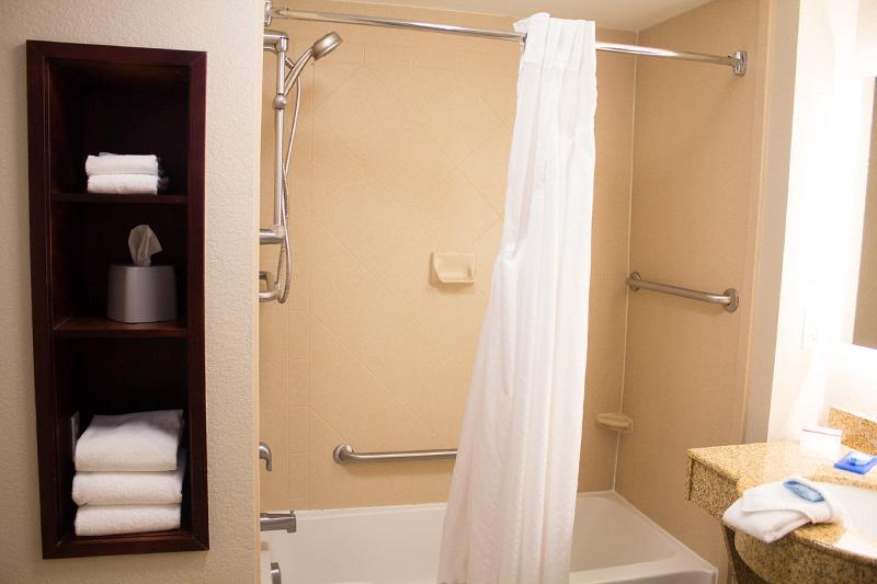 Holiday Inn Express West Jefferson image 6