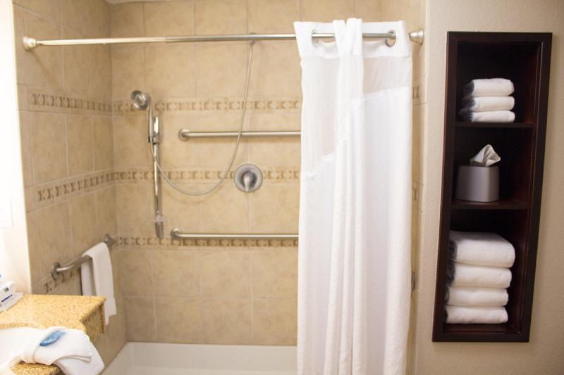 Holiday Inn Express West Jefferson image