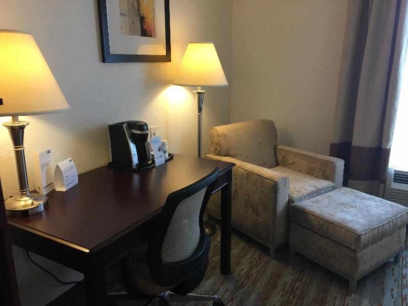 Holiday Inn Express West Jefferson image