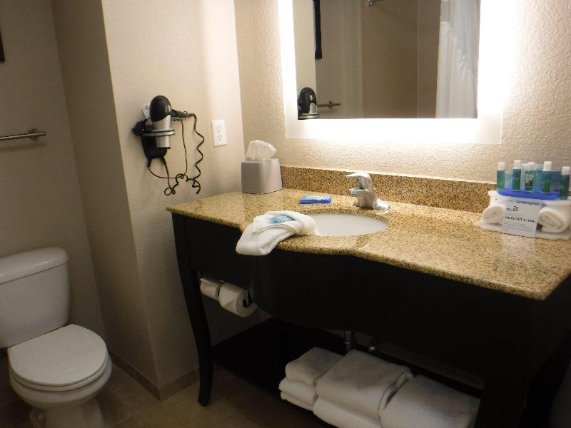 Holiday Inn Express West Jefferson image