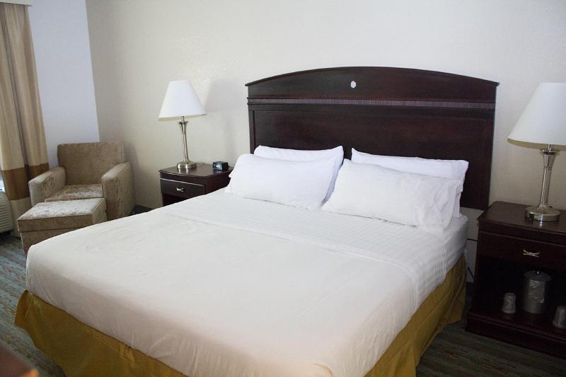 Holiday Inn Express West Jefferson image