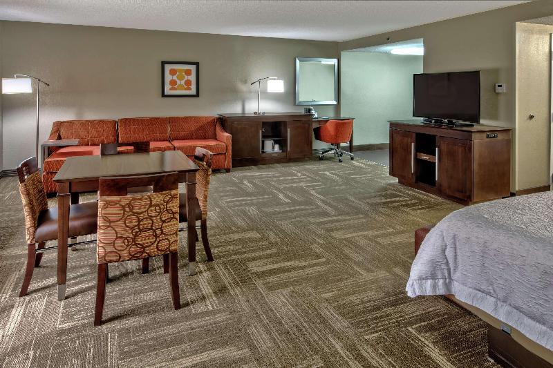 Hampton Inn Corinth image