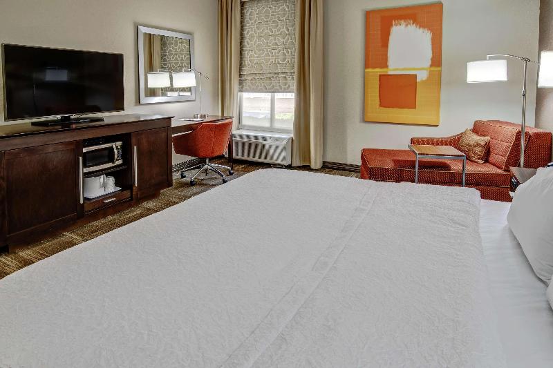 Hampton Inn Corinth image