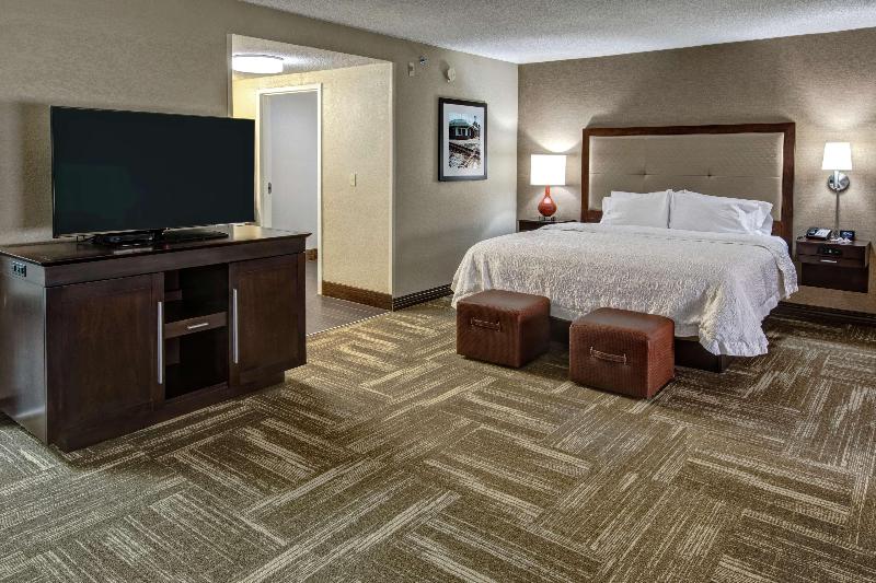 Hampton Inn Corinth image