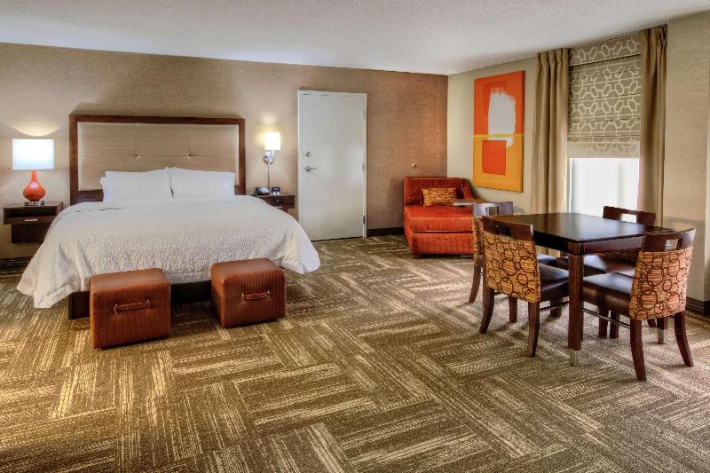 Hampton Inn Corinth image