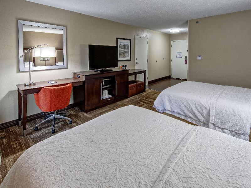 Hampton Inn Corinth image