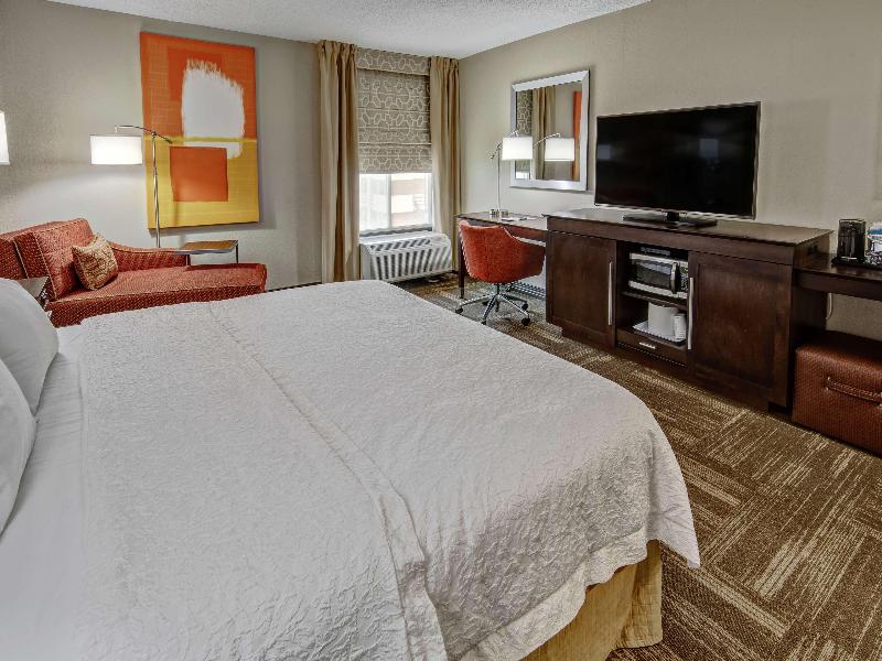 Hampton Inn Corinth image