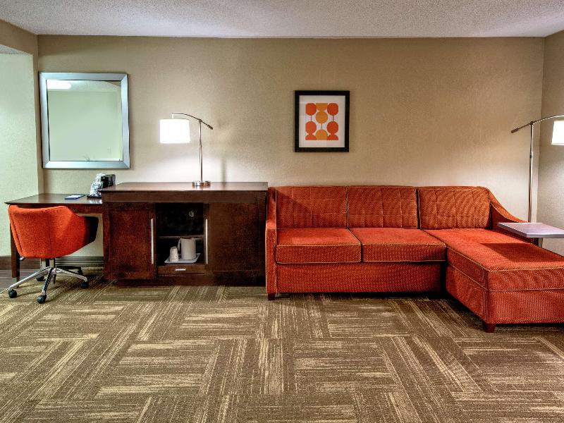 Hampton Inn Corinth image