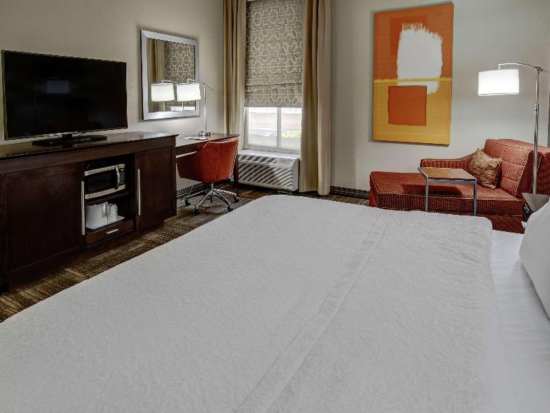 Hampton Inn Corinth image