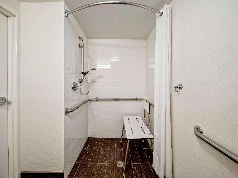 Hampton Inn Corinth image
