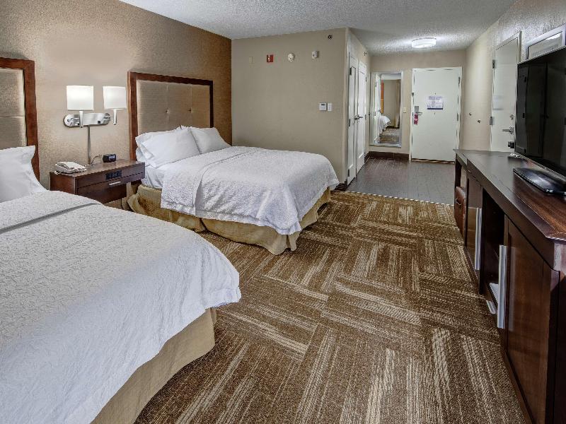 Hampton Inn Corinth image