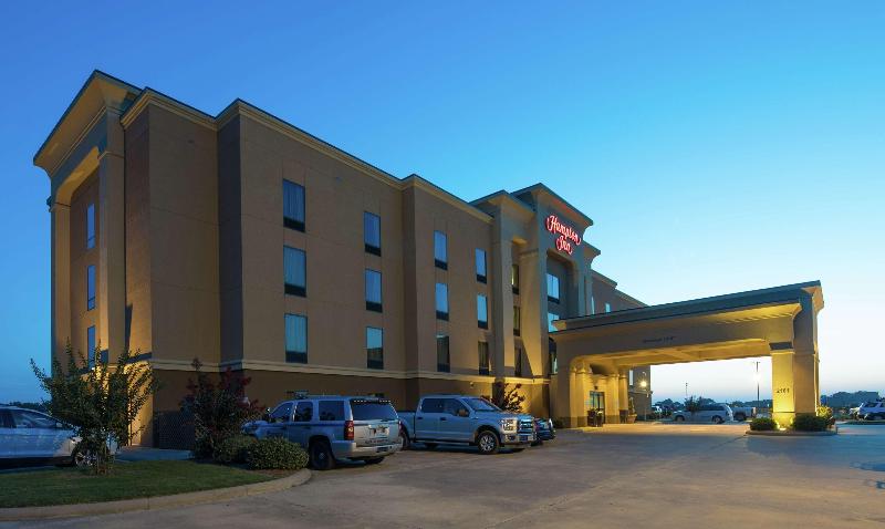 Hampton Inn Yazoo City image
