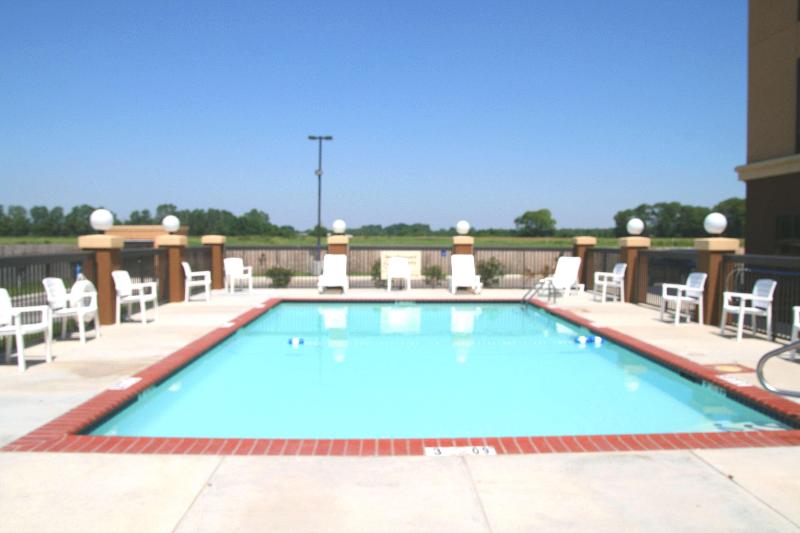 Hampton Inn Yazoo City image