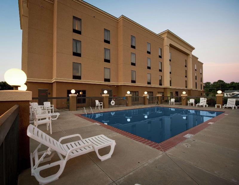 Hampton Inn Yazoo City image