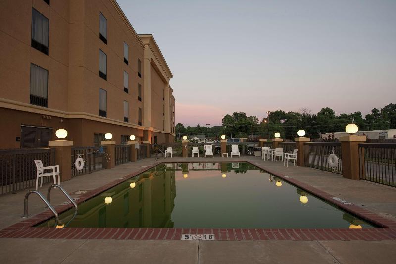 Hampton Inn Yazoo City image