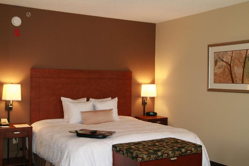 Hampton Inn Yazoo City image