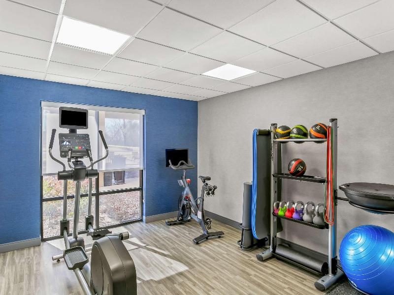 Hampton Inn Bowie image