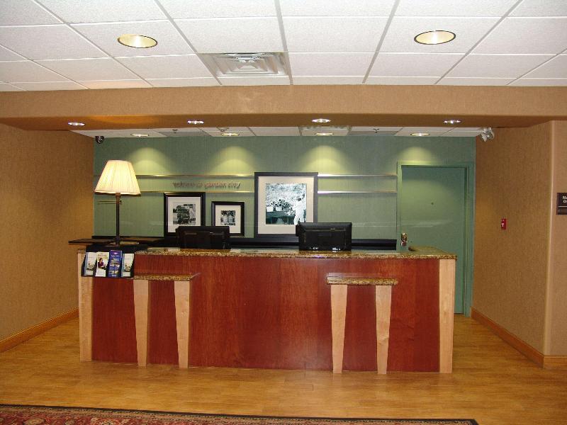 Hampton Inn Garden City image