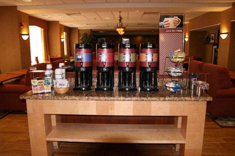 Hampton Inn Garden City image
