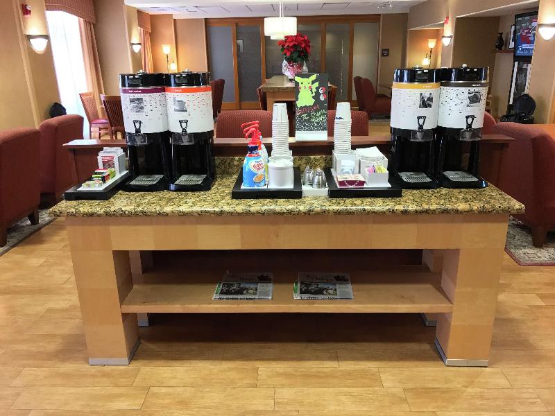 Hampton Inn Garden City image