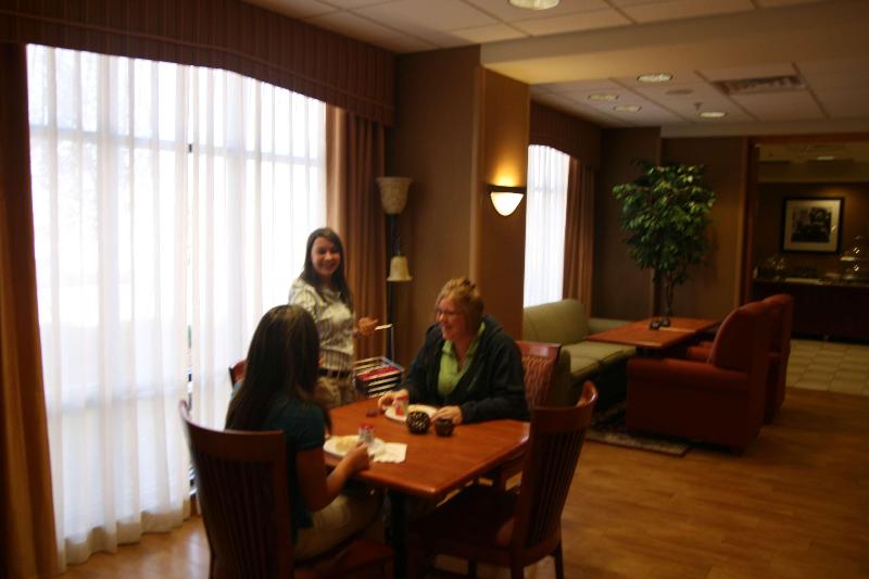 Hampton Inn Garden City image