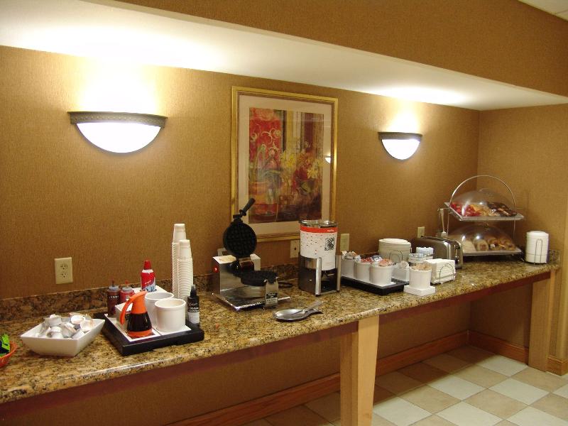 Hampton Inn Garden City image