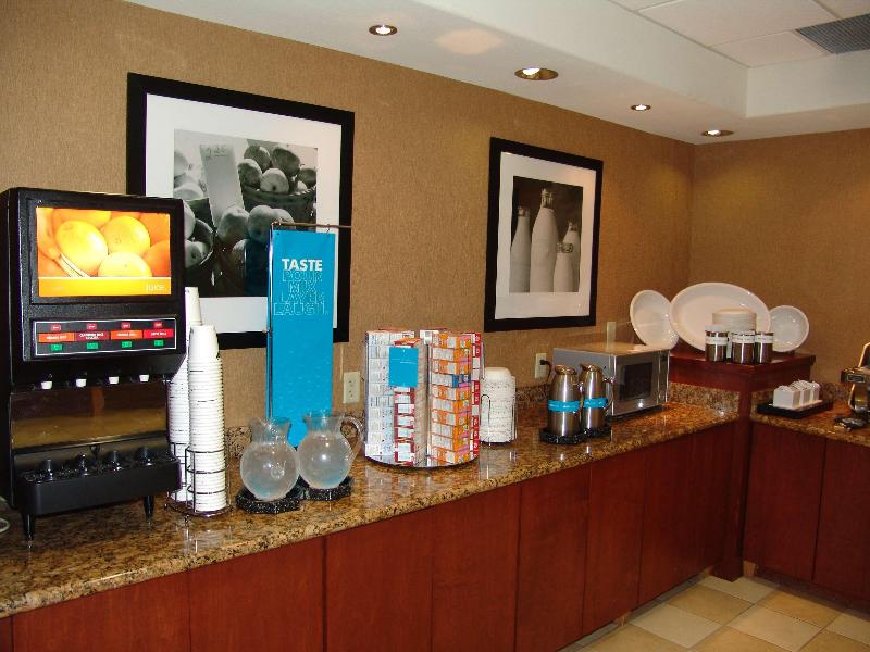 Hampton Inn Garden City image