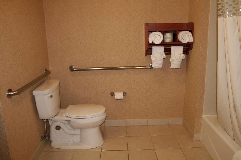 Hampton Inn Garden City image