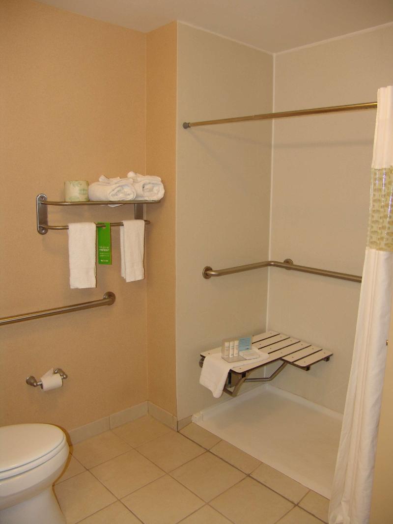 Hampton Inn Garden City image