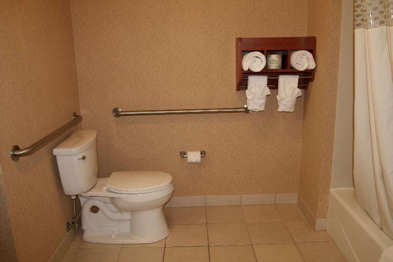Hampton Inn Garden City image