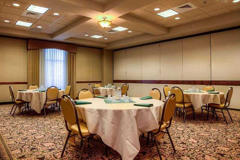 Hampton Inn & Suites Mountain Home image