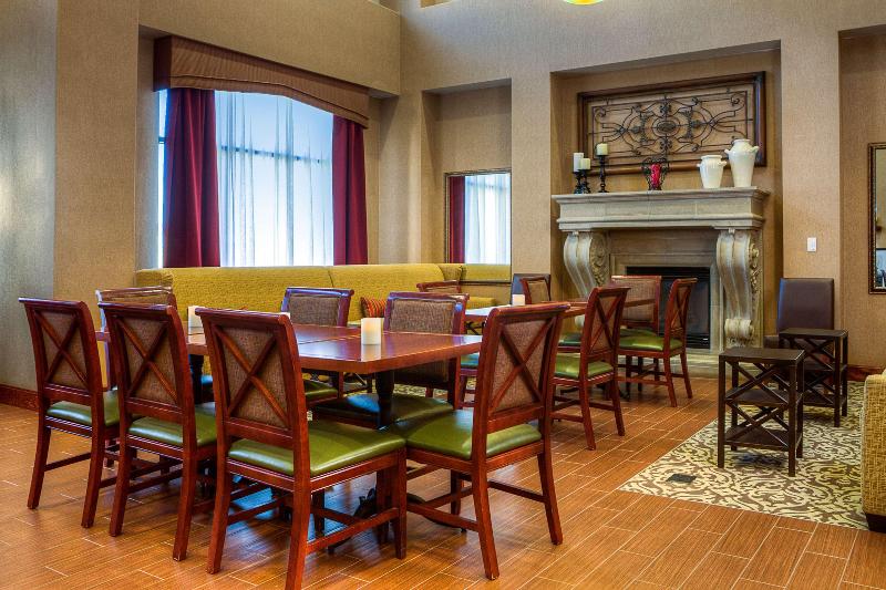 Hampton Inn & Suites Mountain Home image