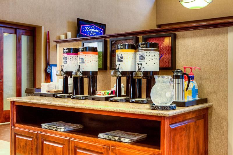 Hampton Inn & Suites Mountain Home image