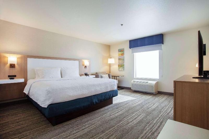 Hampton Inn & Suites Mountain Home image