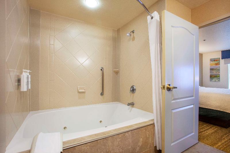 Hampton Inn & Suites Mountain Home image