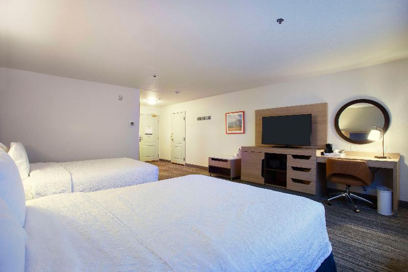 Hampton Inn & Suites Mountain Home image