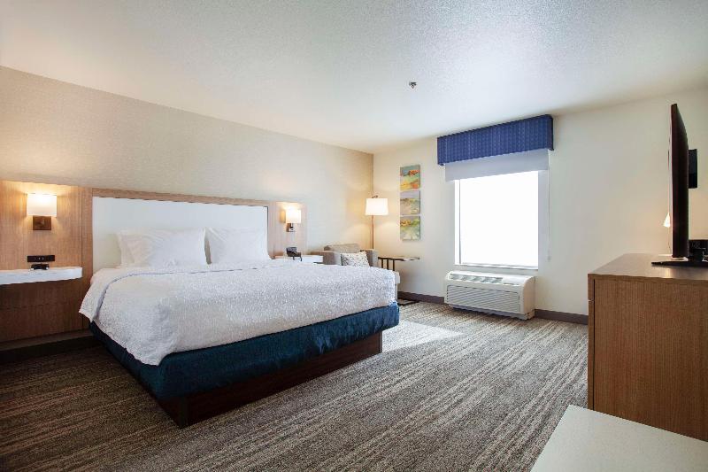 Hampton Inn & Suites Mountain Home image