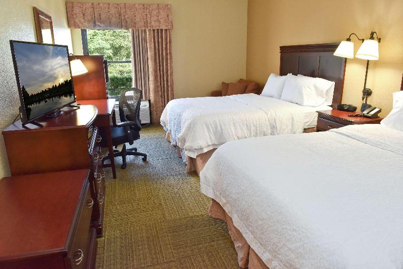 Hampton Inn Ruston image