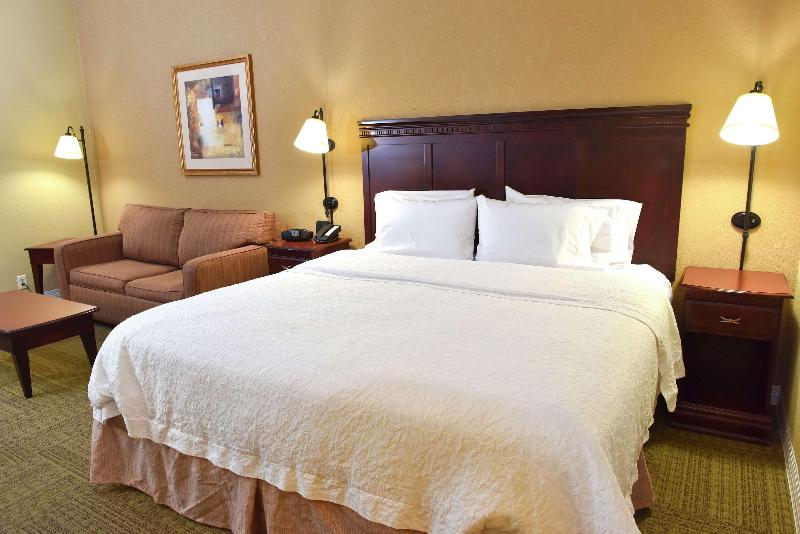 Hampton Inn Ruston image