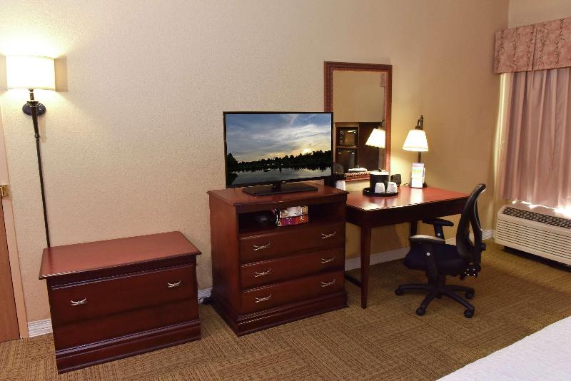 Hampton Inn Ruston image