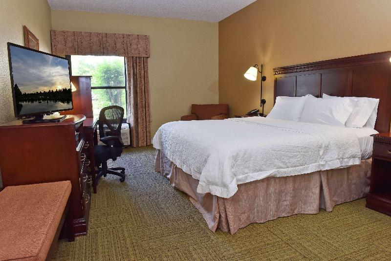 Hampton Inn Ruston image