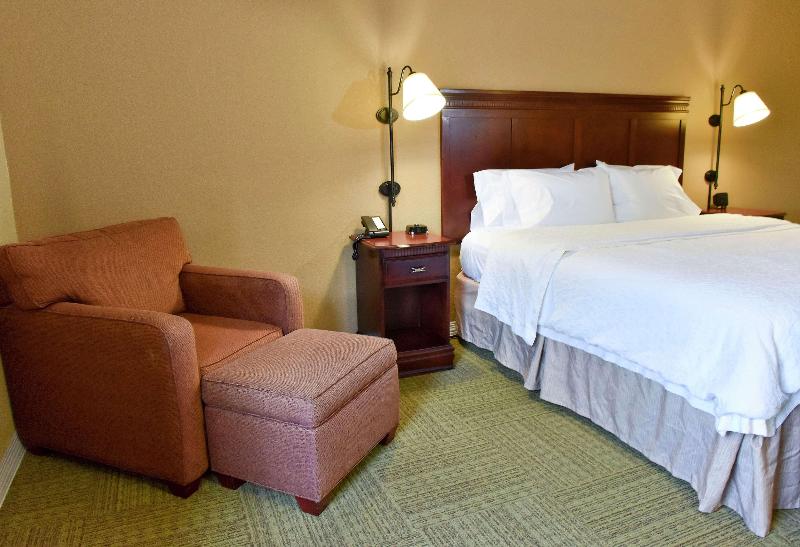 Hampton Inn Ruston image