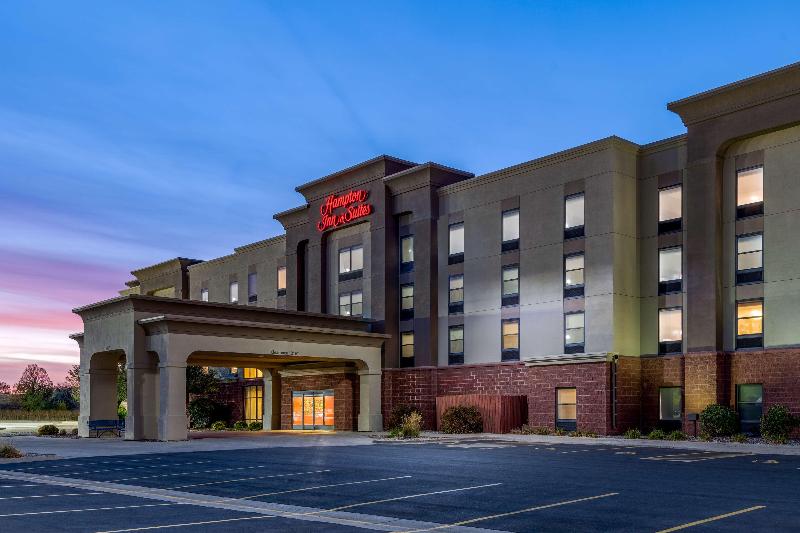 Hampton Inn & Suites Brookings image