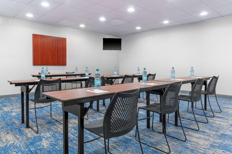 Hampton Inn & Suites Brookings image