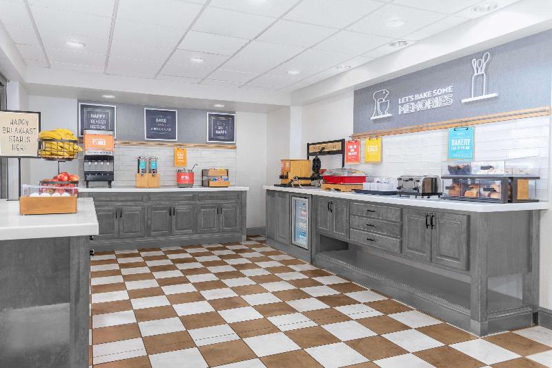 Hampton Inn & Suites Brookings image