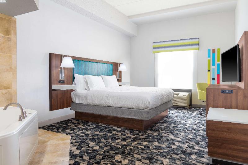 Hampton Inn & Suites Brookings image